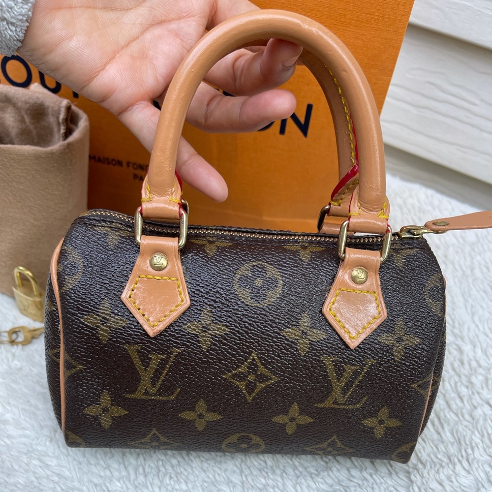LOUIS VUITTON Monogram Mini Speedy Hand Bag - Picture 4 of 16